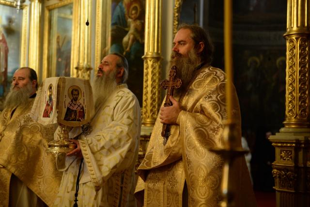 IPS Mitropolit Teofan: „Peştera Betleemului se defineşte prin simplitate, prin bunătate, prin onestitate, prin rugăciune”