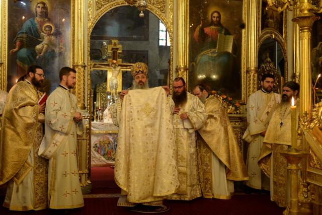 IPS Mitropolit Teofan: „Peştera Betleemului se defineşte prin simplitate, prin bunătate, prin onestitate, prin rugăciune”