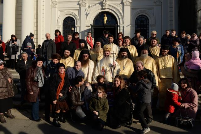 IPS Mitropolit Teofan: „Peştera Betleemului se defineşte prin simplitate, prin bunătate, prin onestitate, prin rugăciune”