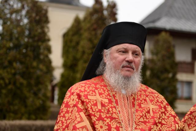 Liturghie săvârșită de IPS Mitropolit Teofan la Mănăstirea Hlincea