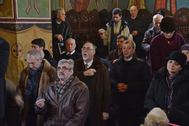 „Sfinţii Atanasie şi Chiril au apărat şi mărturisit credinţa cea adevărată“