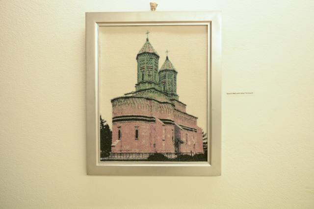 Expoziție de artă textilă la Muzeul Mitropolitan din Iași: „Interferențe”