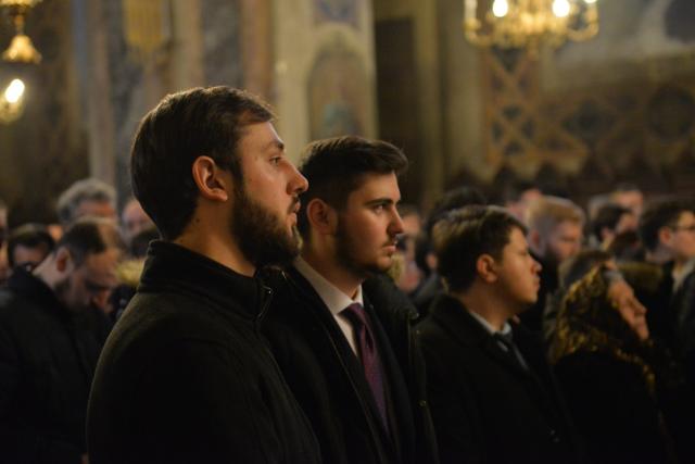 Sfinții Trei Ierarhi i-au reunit în rugăciune pe studenții teologi și pe seminariștii ieșeni