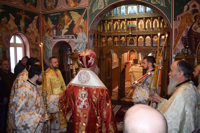 Liturghie oficiată de IPS Mitropolit Teofan la Penitenciarul Botoșani: „Toți oamenii sunt iubiți de Dumnezeu”