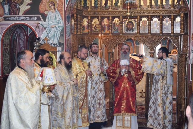 Liturghie oficiată de IPS Mitropolit Teofan la Penitenciarul Botoșani: „Toți oamenii sunt iubiți de Dumnezeu”