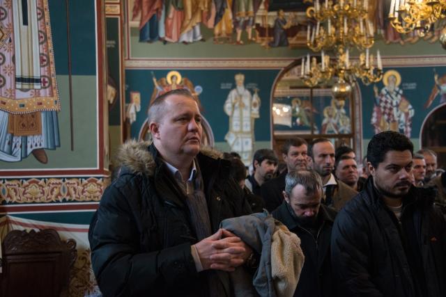 Hram la Sihăstria Putnei: „În momentul în care păcătuim, se face zid între noi și Dumnezeu”