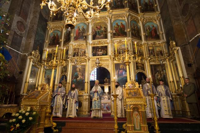 Sfinţirea cea mare a apei la Catedrala Mitropolitană din Iaşi: „Curățește-te, omule, de tot ceea ce ai adunat ca întinăciune și păcat!”