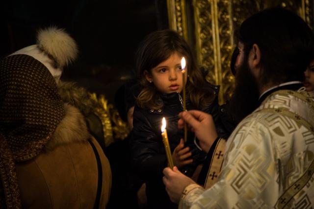 Sfinţirea cea mare a apei la Catedrala Mitropolitană din Iaşi: „Curățește-te, omule, de tot ceea ce ai adunat ca întinăciune și păcat!”