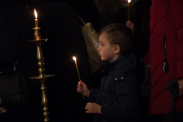 Sfinţirea cea mare a apei la Catedrala Mitropolitană din Iaşi: „Curățește-te, omule, de tot ceea ce ai adunat ca întinăciune și păcat!”