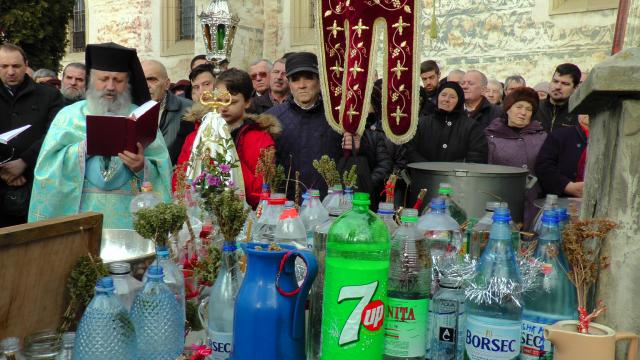 Boboteaza la Suceava: „Apropierea lui Dumnezeu de noi este posibilă numai în măsura în care ne pocăim de greșelile noastre”