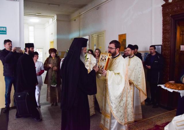 Liturghie săvârșită de IPS Mitropolit Teofan la Secția Pașcanu de la Spitalul Clinic de Pneumoftiziologie din Iaşi