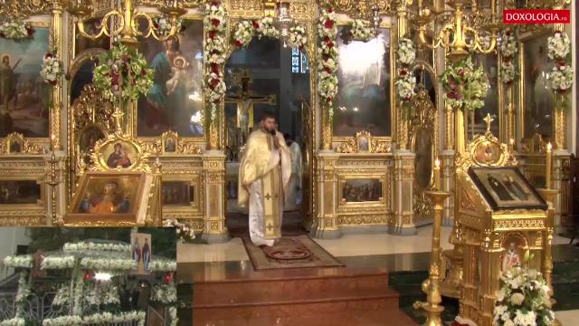 (Video) Miezonoptica, Acatistul Sfântului Apostol Andrei, Ceasurile şi Sfânta Liturghie - 13 octombrie 2017