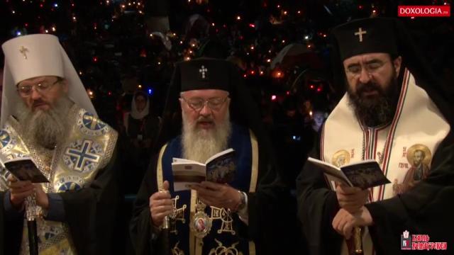 (Video) Utrenia și Prohodul Adormirii Maicii Domnului - Mănăstirea Nicula, 14 august 2017