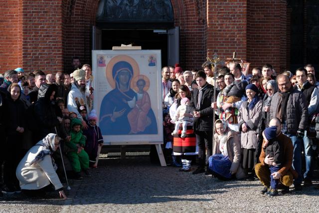 Copenhaga: Procesiune cu icoana Maicii Domnului „Arătătoarea căii”