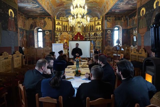 Atelier catehetic de formare a preoţilor în Protopopiatul Dorohoi