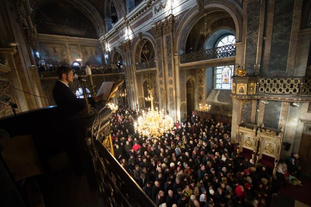 5 ierarhi și zeci de preoți și diaconi, la hramul istoric al Catedralei Mitropolitane din Iași