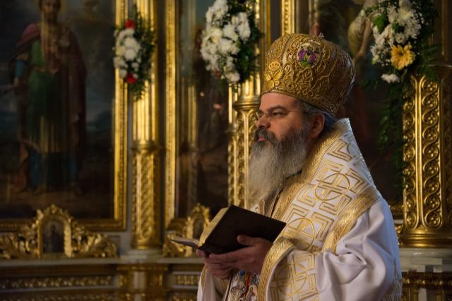 5 ierarhi și zeci de preoți și diaconi, la hramul istoric al Catedralei Mitropolitane din Iași