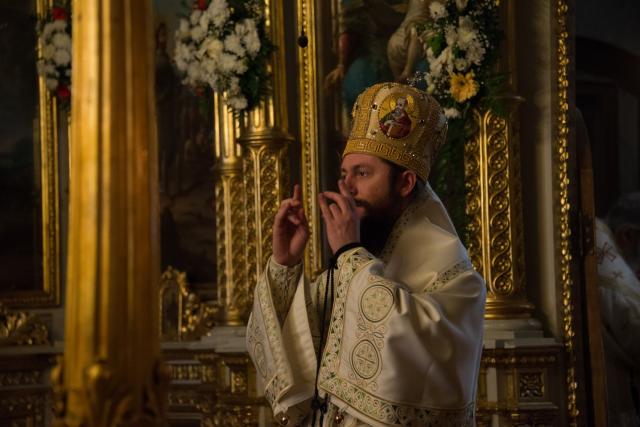 5 ierarhi și zeci de preoți și diaconi, la hramul istoric al Catedralei Mitropolitane din Iași