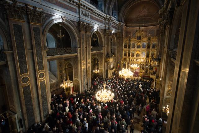 5 ierarhi și zeci de preoți și diaconi, la hramul istoric al Catedralei Mitropolitane din Iași