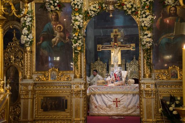 5 ierarhi și zeci de preoți și diaconi, la hramul istoric al Catedralei Mitropolitane din Iași