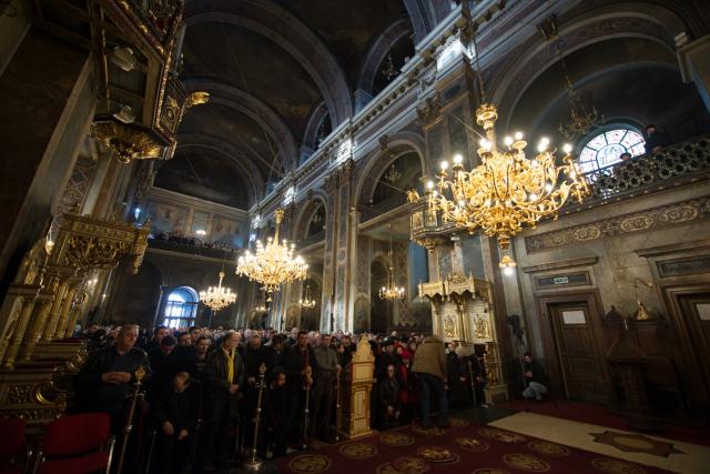 5 ierarhi și zeci de preoți și diaconi, la hramul istoric al Catedralei Mitropolitane din Iași