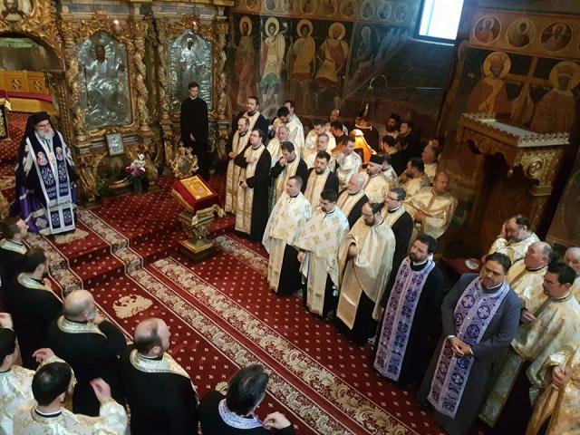 Slujbe arhiereşti în Duminica Izgonirii lui Adam din Rai