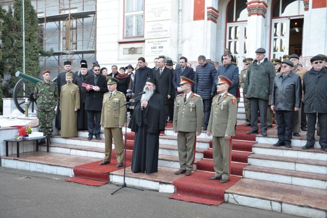 Schimbare de comandă la Brigada 15 Mecanizată „Podu Înalt”: „Atât Crucea, cât și drapelul, inspiră pe cei care se așază sub egida lor”