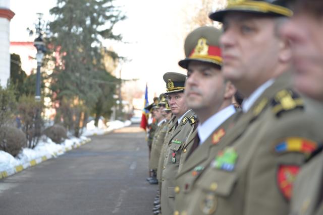 Schimbare de comandă la Brigada 15 Mecanizată „Podu Înalt”: „Atât Crucea, cât și drapelul, inspiră pe cei care se așază sub egida lor”