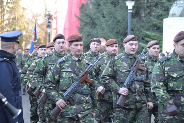 Schimbare de comandă la Brigada 15 Mecanizată „Podu Înalt”: „Atât Crucea, cât și drapelul, inspiră pe cei care se așază sub egida lor”