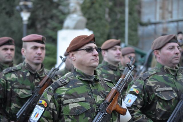 Schimbare de comandă la Brigada 15 Mecanizată „Podu Înalt”: „Atât Crucea, cât și drapelul, inspiră pe cei care se așază sub egida lor”