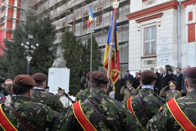 Schimbare de comandă la Brigada 15 Mecanizată „Podu Înalt”: „Atât Crucea, cât și drapelul, inspiră pe cei care se așază sub egida lor”