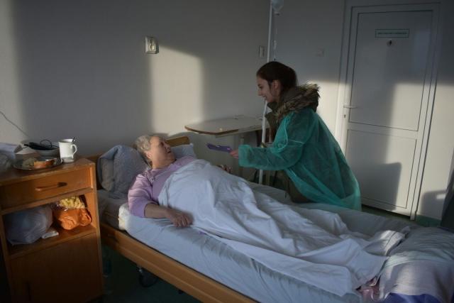 Mărţişoare în dar pacienţilor din Spitalul Judeţean Neamţ
