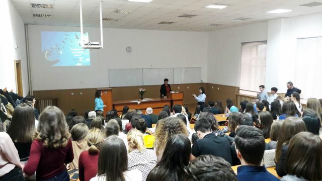 Seara preclinică „Lumina spirituală şi cunoaşterea raţională“ la Universitatea de Medicină din Iaşi
