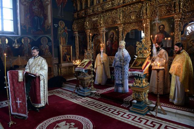Liturghie arhierească la vechea Catedrală Mitropolitană din Iaşi