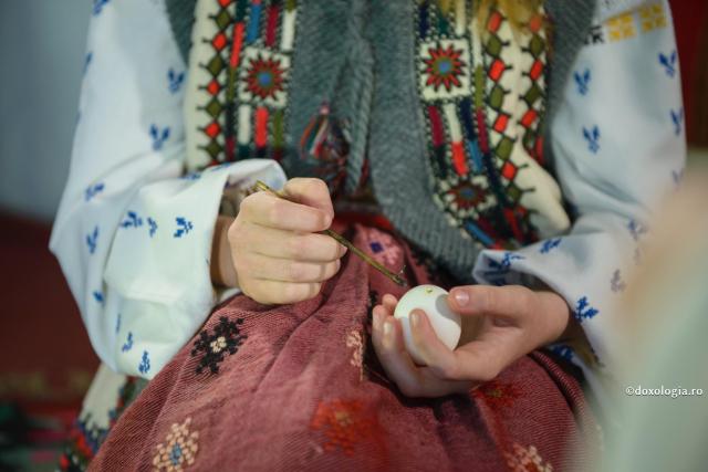 „Să fii frumos ca oul roş!” – taină şi simbol în lumea satului de odinioară