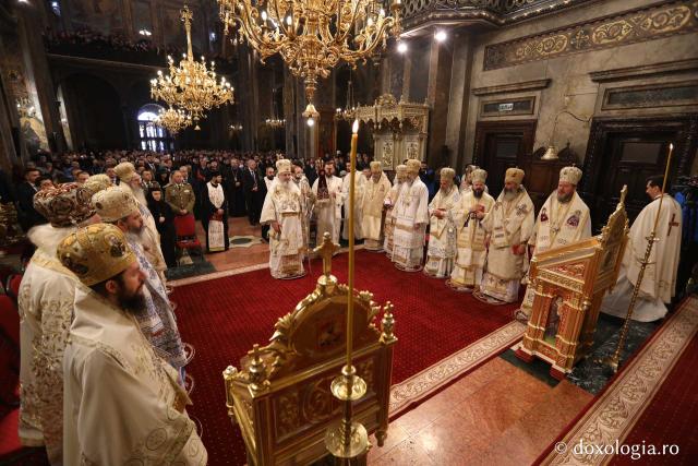 (Foto) Sfânta Liturghie de la Proclamarea Canonizării Sfinților Iosif cel Milostiv și Gheorghe Pelerinul
