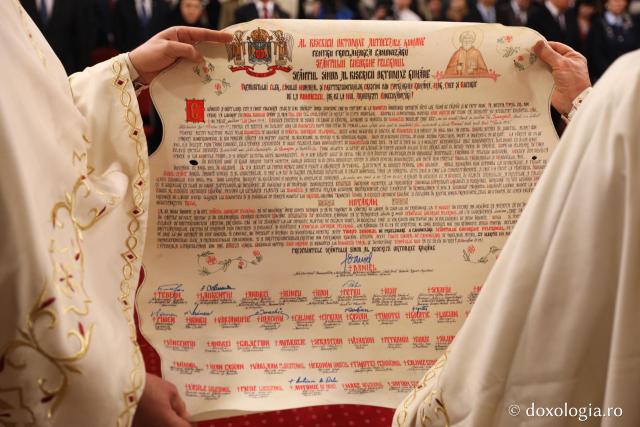(Video) Citirea Tomosurilor Sinodale de Proclamare a Canonizării Sfinților Iosif cel Milostiv, Mitropolitul Moldovei și Gheorghe Pelerinul