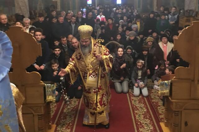 Liturghie arhierească în Catedrala Episcopală din Huşi