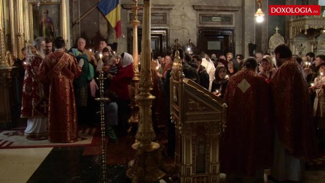 IPS Mitropolit Teofan în Sfânta și Marea Joi – „Crucea este așezată în centrul atenției noastre”