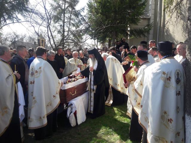 Părintele Dumitru Alexa a fost înmormântat în a treia zi de Paşti