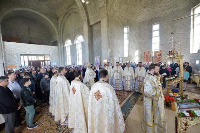 IPS Părinte Mitropolit Teofan a slujit la Biserica „Sfântul Ilie” din Piatra-Neamț