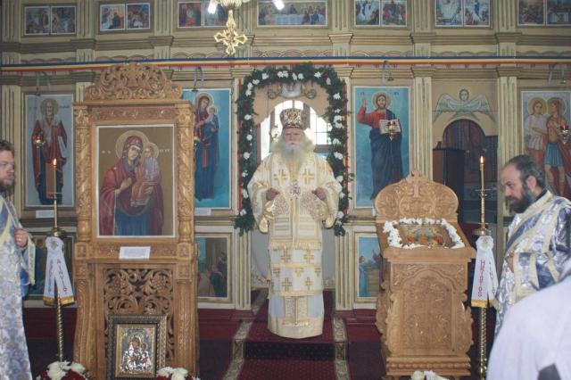 Preasfințitul Calinic Botoșăneanul a slujit la Parohia Cozmești