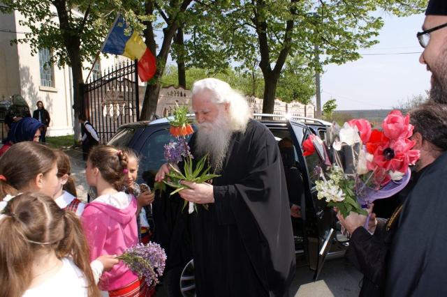 Preasfințitul Calinic Botoșăneanul a slujit la Parohia Cozmești