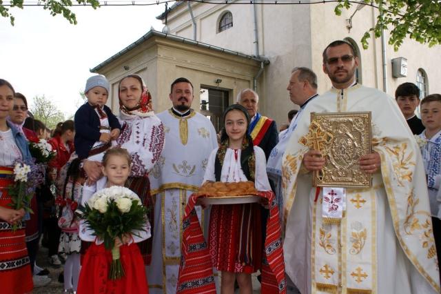 Preasfințitul Calinic Botoșăneanul a slujit la Parohia Cozmești