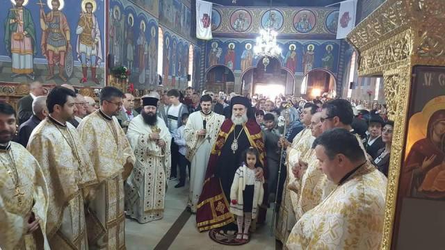 Liturghie arhierească în Parohia „Buna Vestire” din Bacău