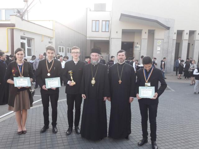 Premii la olimpiadele şcolare pentru elevii Seminarului Teologic de la Mănăstirea Neamţ