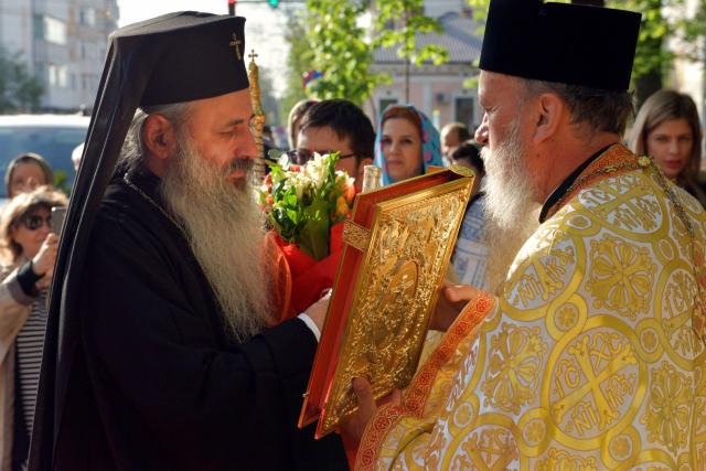 Mitropolitul Moldovei și Bucovinei dimpreună cu sute de botoșăneni la sărbătoarea Sfântului Mucenic Gheorghe