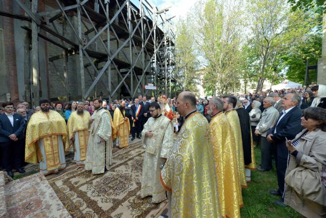Mitropolitul Moldovei și Bucovinei dimpreună cu sute de botoșăneni la sărbătoarea Sfântului Mucenic Gheorghe