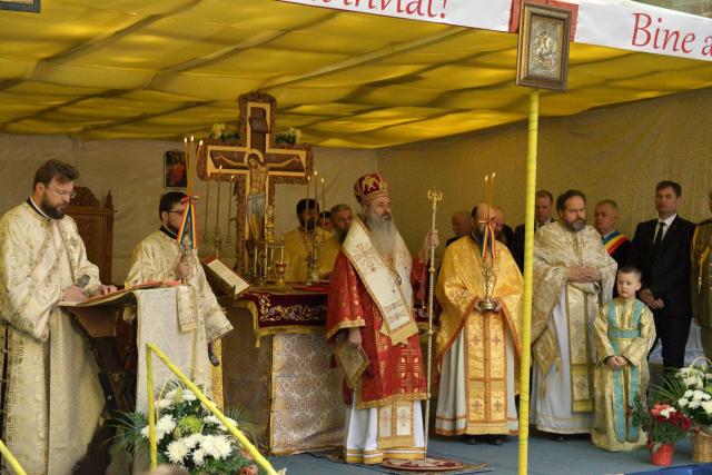 Mitropolitul Moldovei și Bucovinei dimpreună cu sute de botoșăneni la sărbătoarea Sfântului Mucenic Gheorghe