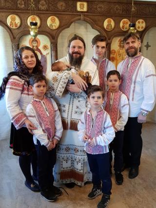 „Să ne iubim unii pe alții, așa cum ne-au iubit părinții și strămoșii noștri, care ne-au lăsat o moștenire de cinste, plătită cu sânge”